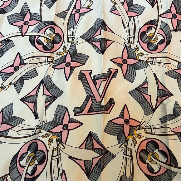 Gorgeous new with tags Louis Vuitton scarf - Picture 1 of 8